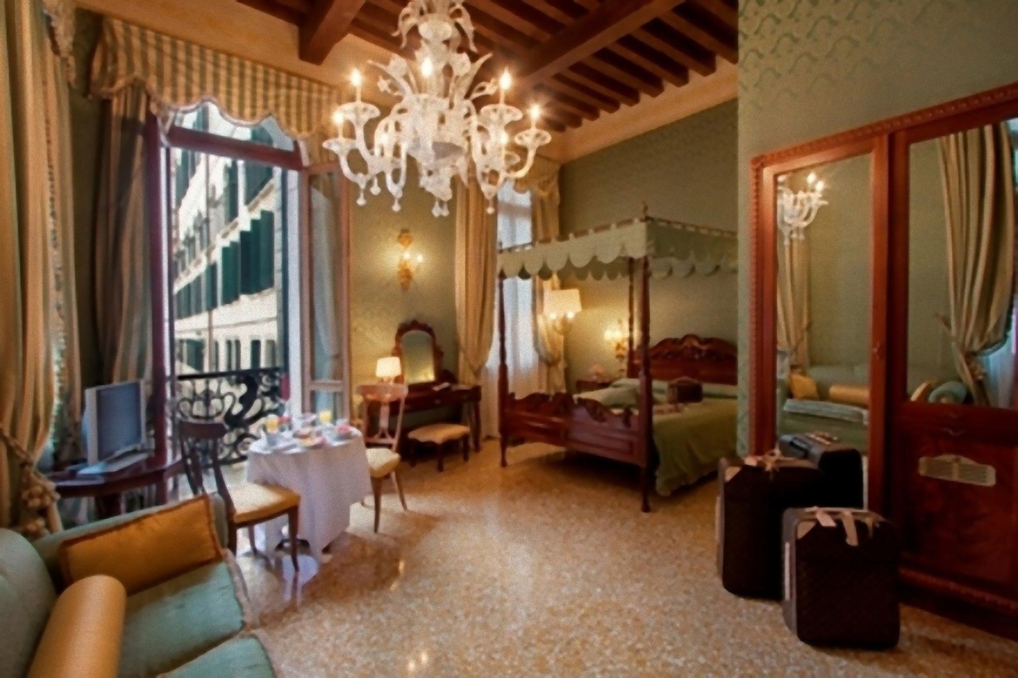 Hotel Al Ponte Dei Sospiri Венеция Екстериор снимка