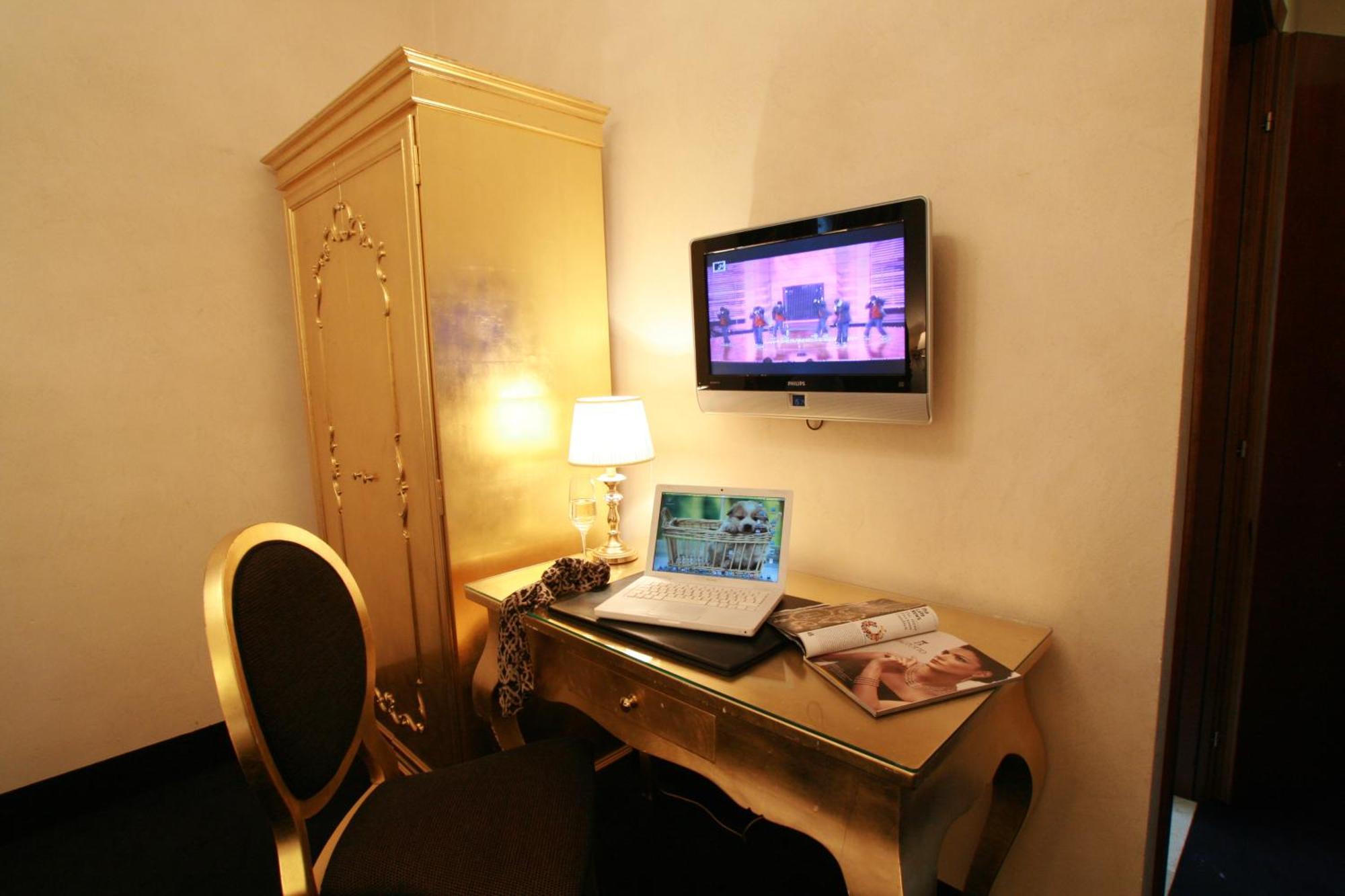 Hotel Al Ponte Dei Sospiri Венеция Екстериор снимка