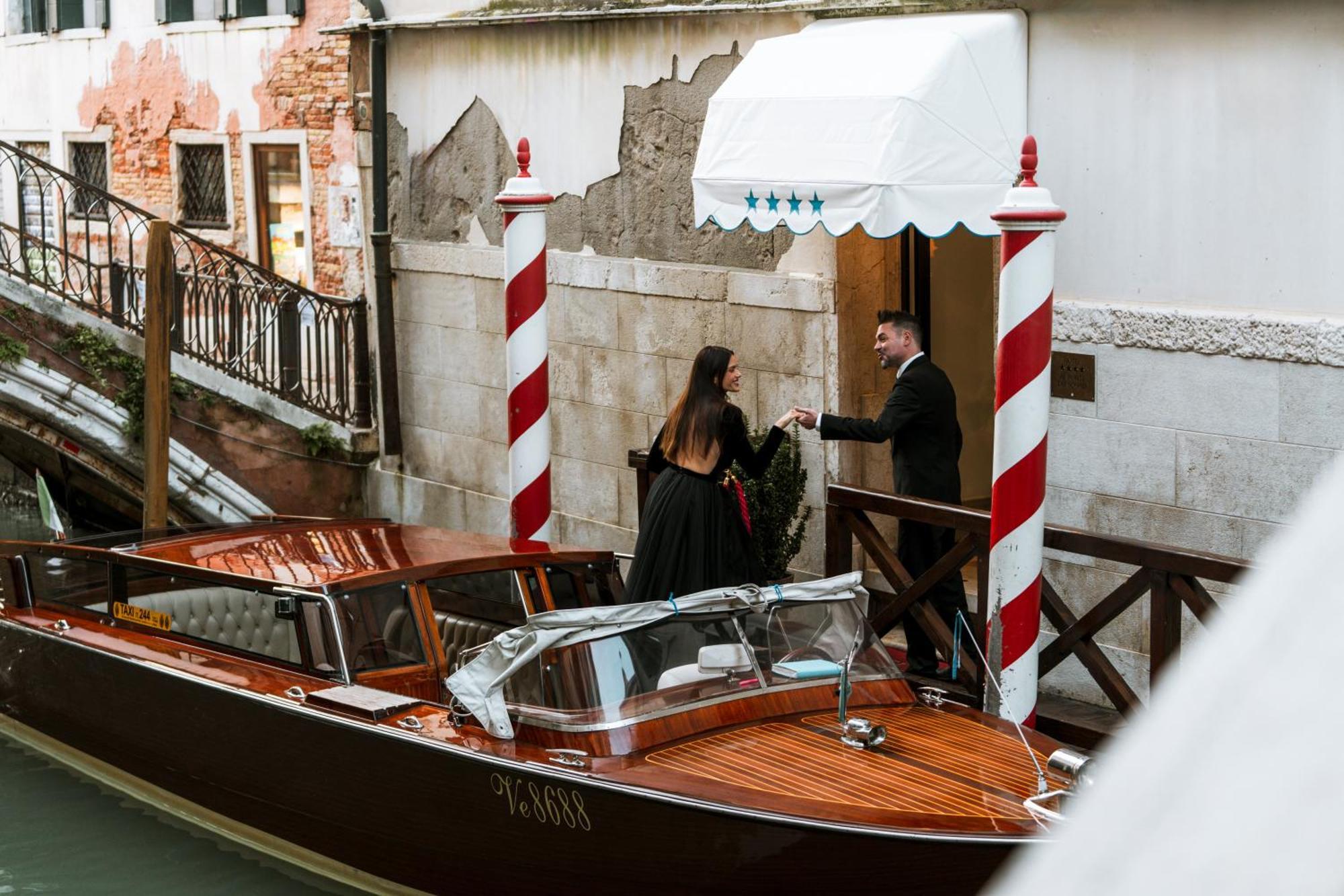 Hotel Al Ponte Dei Sospiri Венеция Екстериор снимка