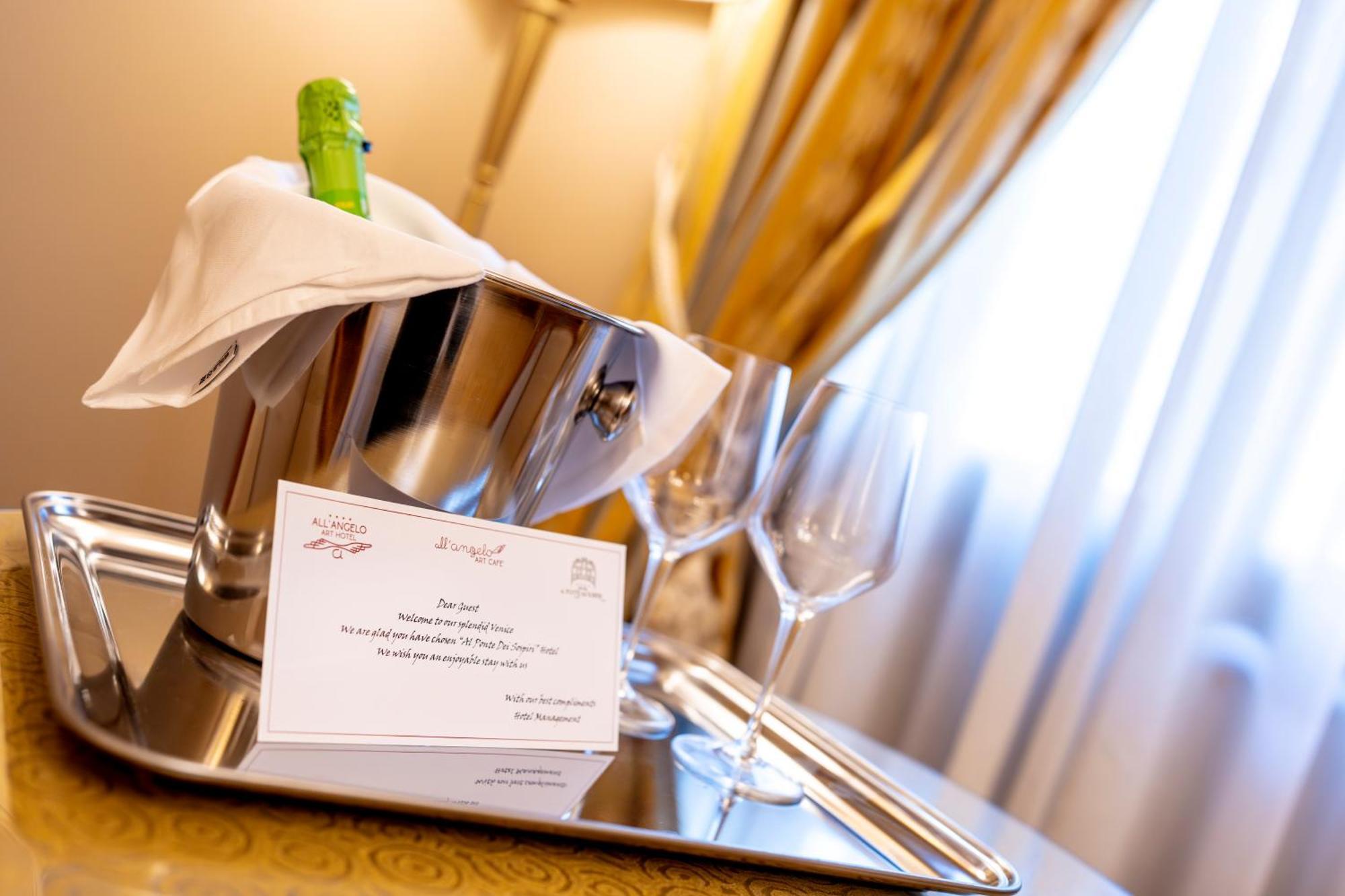 Hotel Al Ponte Dei Sospiri Венеция Екстериор снимка