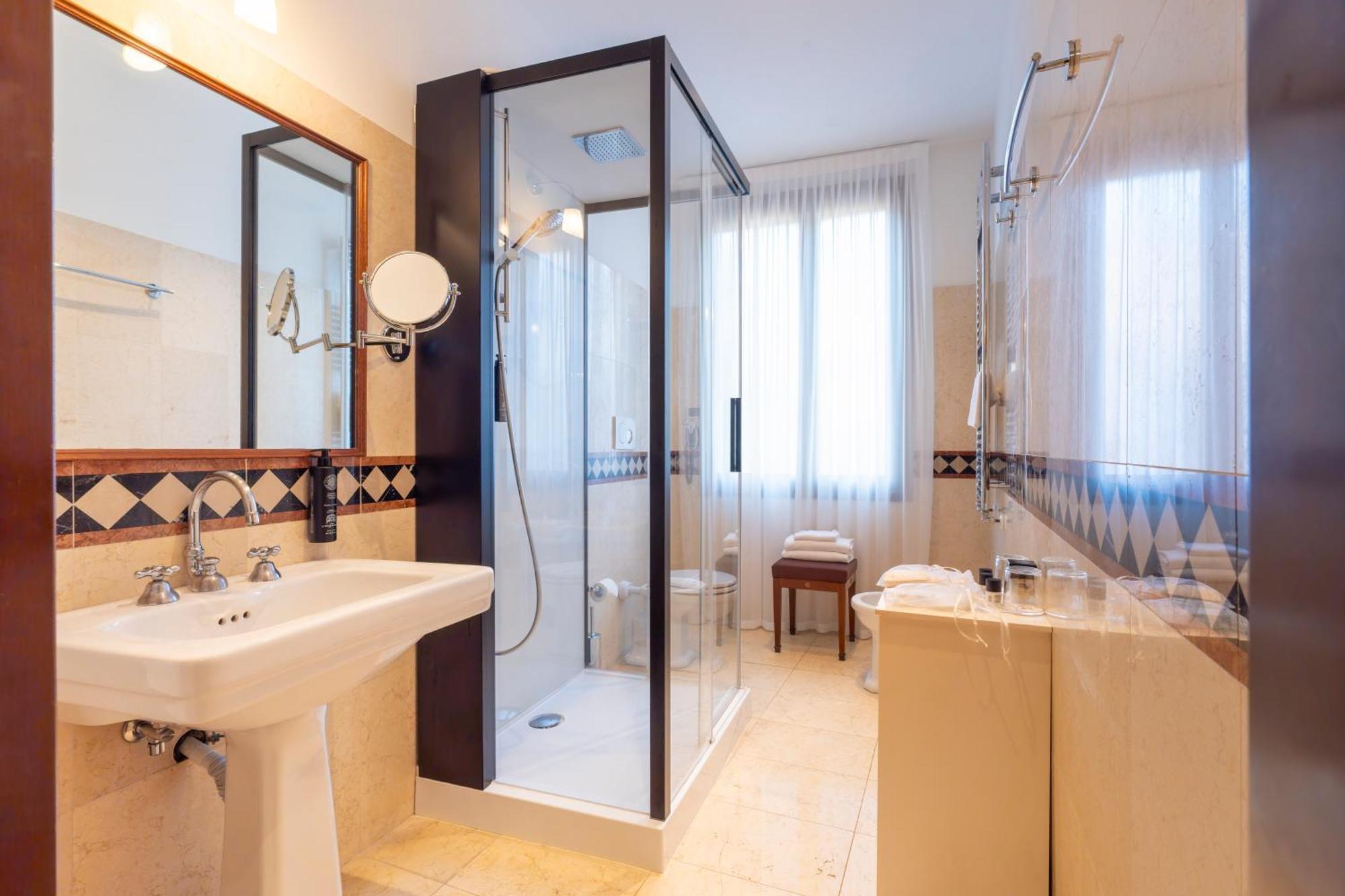 Hotel Al Ponte Dei Sospiri Венеция Екстериор снимка