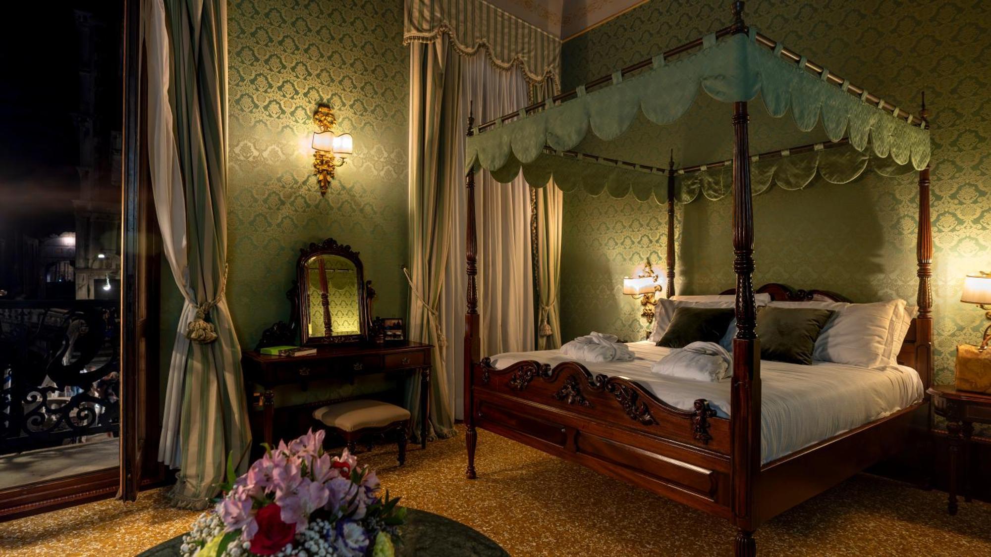 Hotel Al Ponte Dei Sospiri Венеция Екстериор снимка